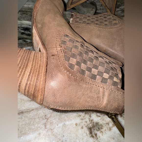 Aquatalia Taupe Frankie Ankle Boot 8.5 - Picture 8 of 11